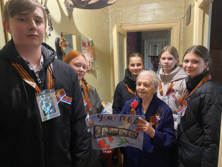 Парад у дома Ветерана.